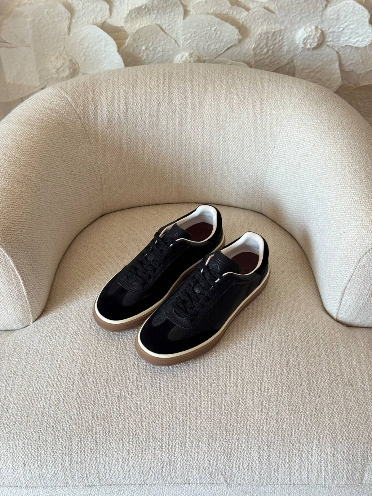 LORO PIANA tennis walk
VIP quality
size: 40 to 46

480 dhs🇦🇪🇦🇪

Zain185
♥️♥️♥️