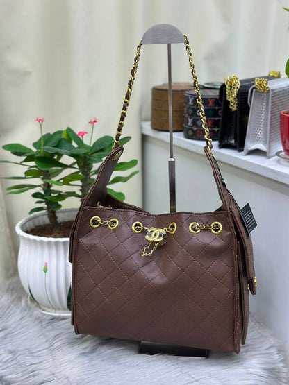 CHANEL 
SIZE  ……… 28CM 
120 dhs🇦🇪🇦🇪

Zain244
♥️♥️♥️