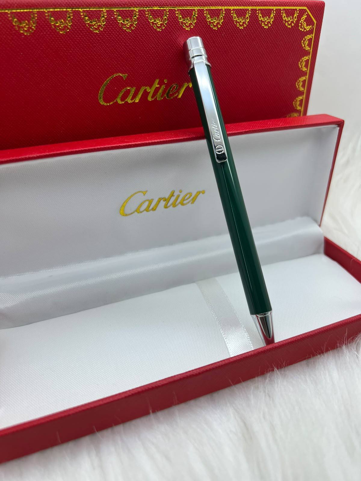 Cartier

Good quality 
55 dhs🇦🇪🇦🇪

Zain182
♥️♥️♥️