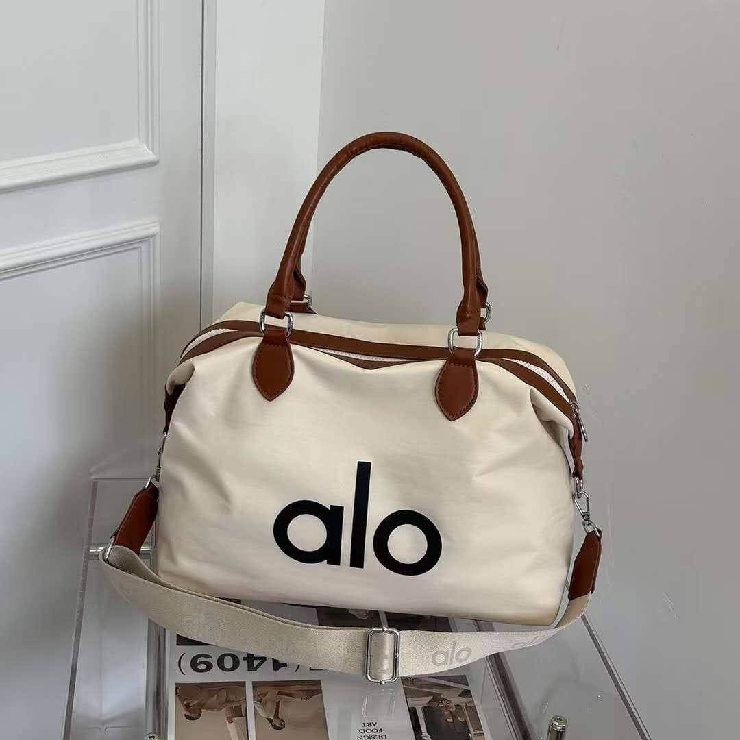 Alo
70 dhs💓

Zain232
♥️♥️♥️