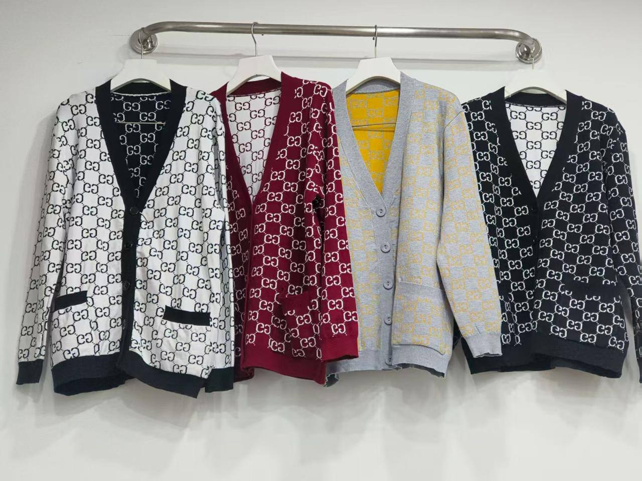 *New collections    
120 dhs🪙🌨️
*good  quality  ✅
*Sizes: free size 
*AVAILABLE NOW*

Zain231
♥️♥️♥️