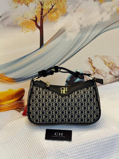 CHCH

Best quality 

with box
95 dhs🇦🇪🇦🇪

size 24CM

Zain290
♥️♥️♥️