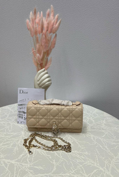 Dior 💕💕✨
Super master quality 🔥🔥
Available ✨💕💕
With full packing 📦🎀
For Price 👇 WhatsApp✅
0568585901 
0507557372
0552275751 Owner Zain 👌

Zain252
♥️♥️♥️