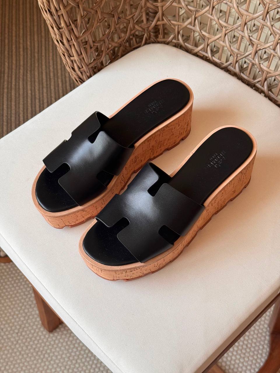 HERMES 
✨ Collection
👠 36–41
💎 Premium Quality
🔥 Super Master
450 dhs🇦🇪🇦🇪

Zain198
♥️♥️♥️