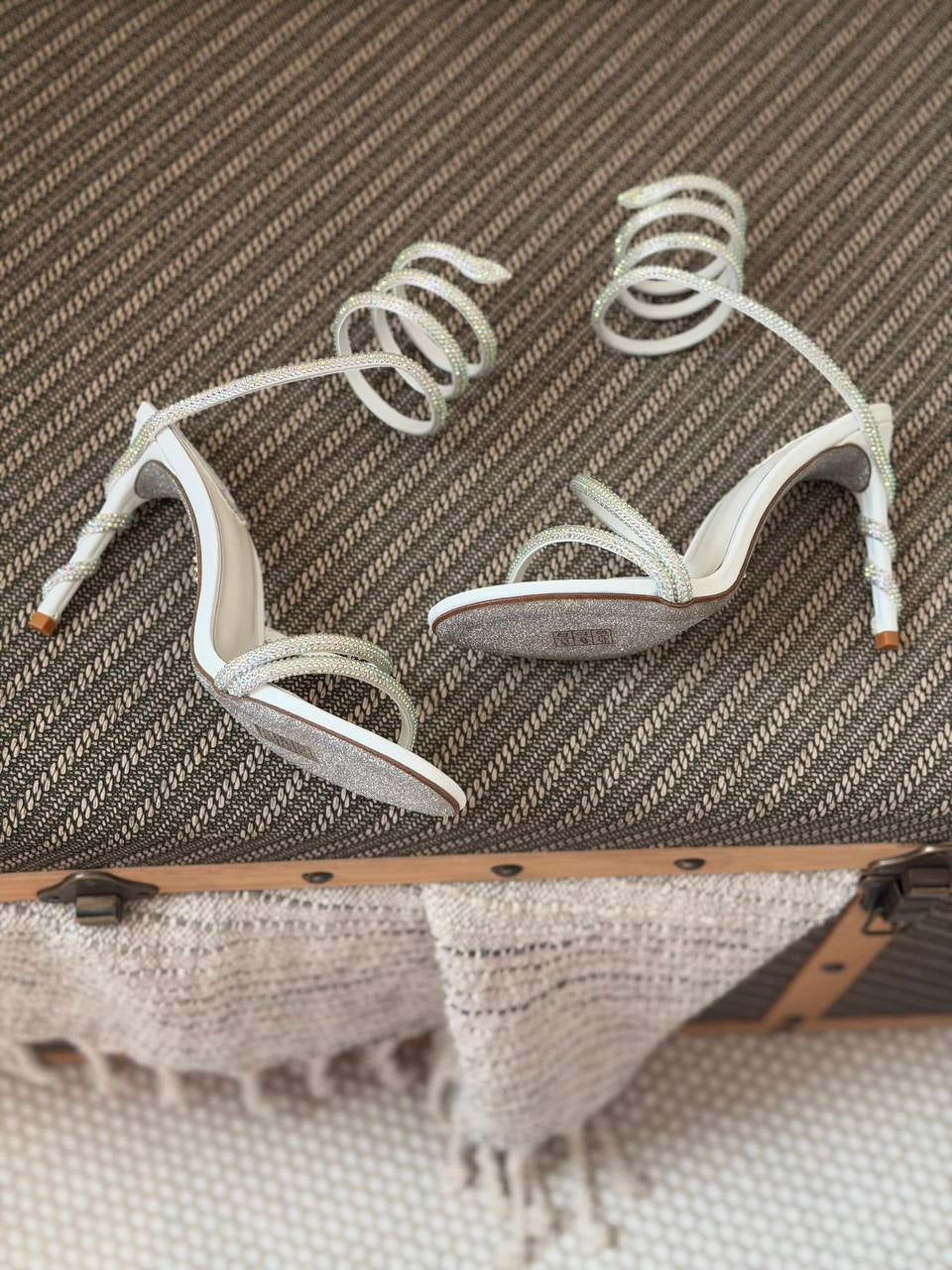 RENE CAOVILLA
Size: 36 to 41
Super master quality 
500 dhs🇦🇪

Zain198
♥️♥️♥️