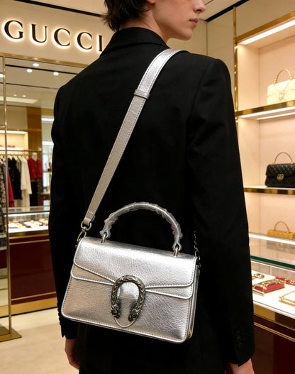 Gucci

100 dhs✅

with box 
🎁🎁🎁

Size:23/8/15

Zain07
♥️♥️♥️