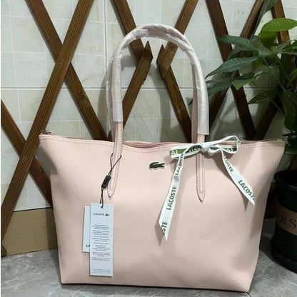 Lacoste
50 dhs✅
size 46×28×12cm

Zain42
♥️♥️♥️