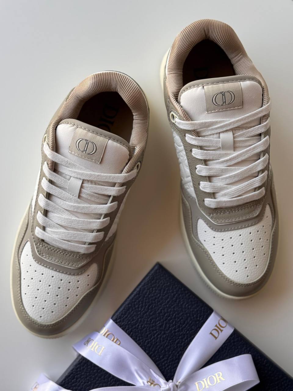 Dior B27 Uptown Sneaker
*AAA quality*
*size:40 to 46*
500 dhs❣️

Zain185
♥️♥️♥️