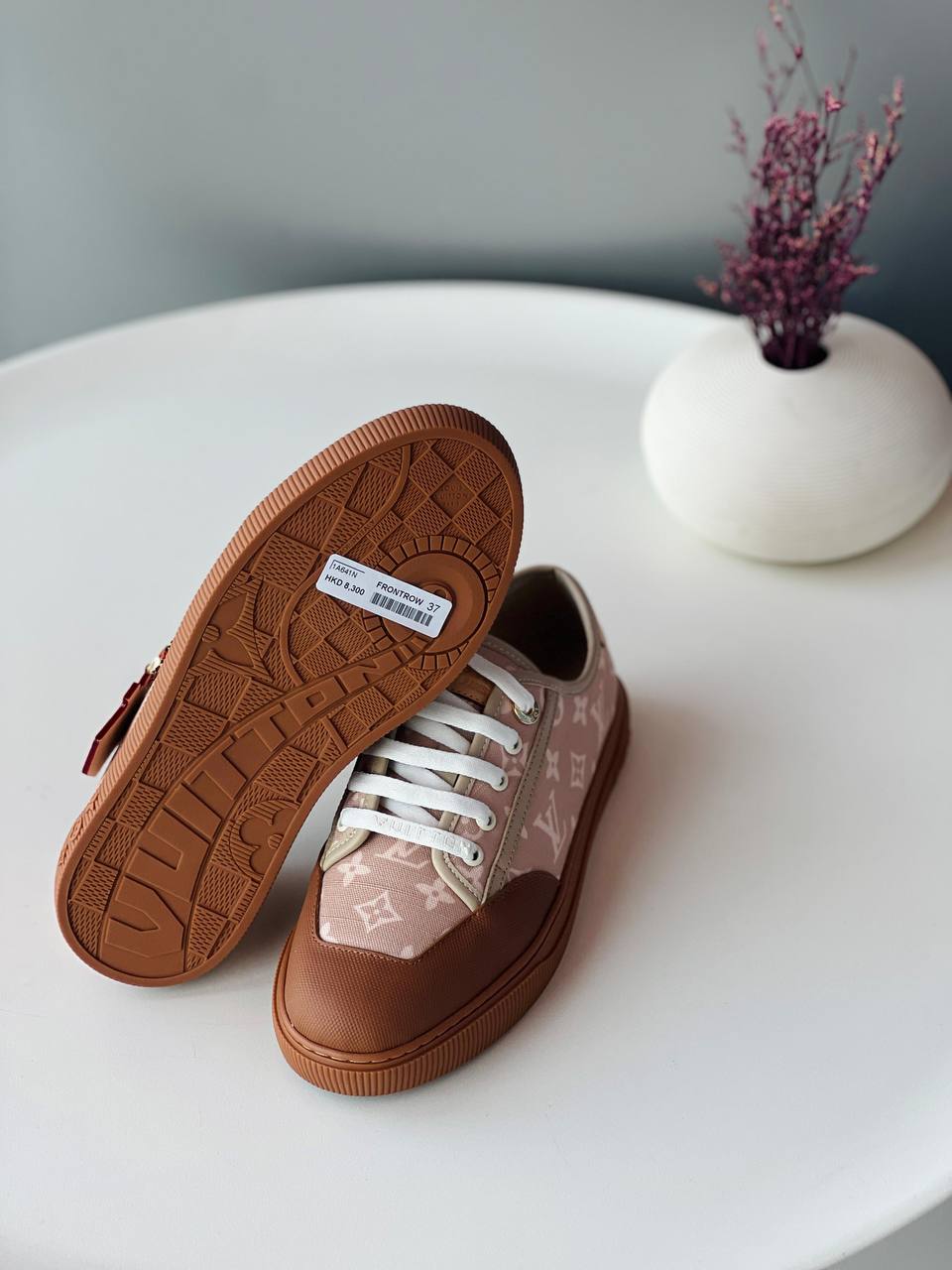 LV SHOES🌹
36_41
Super high quality* 
500 dhs🪙🖤

Zain176
♥️♥️♥️