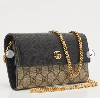Gucci
85 dhs💓

with box
🎁🎁🎁

Zain26
♥️♥️♥️