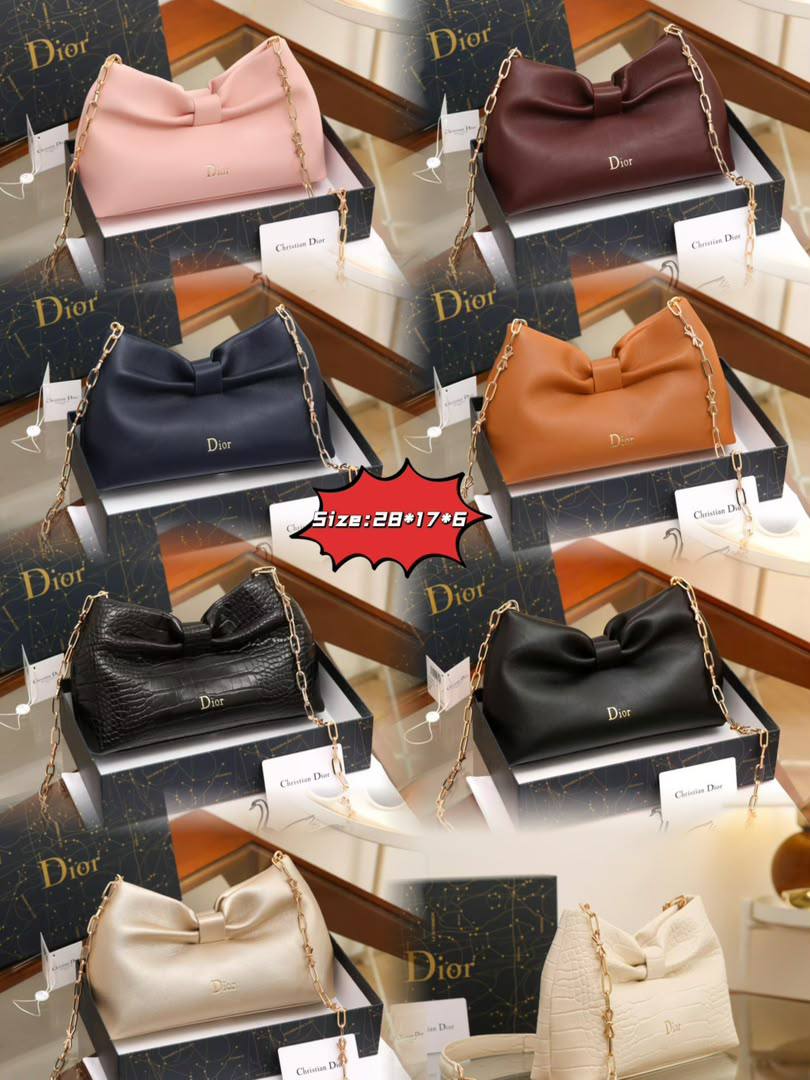 Dior
100 dhs✅
with box
Size:28*17*6

Zain07
♥️♥️♥️