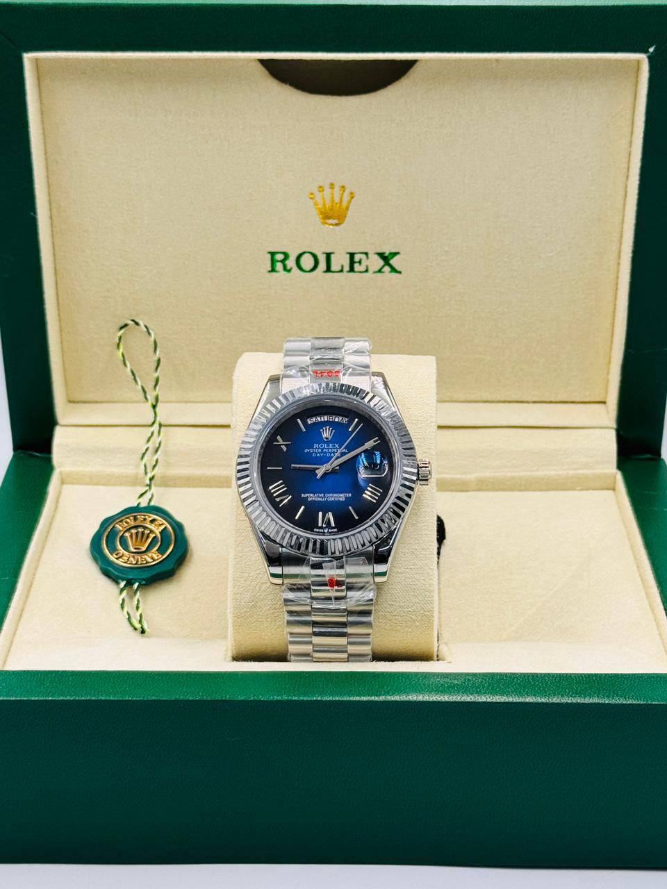 Rolex Men Master quality
*Automatic*
260 dhs💓

Zain08
♥️♥️♥️