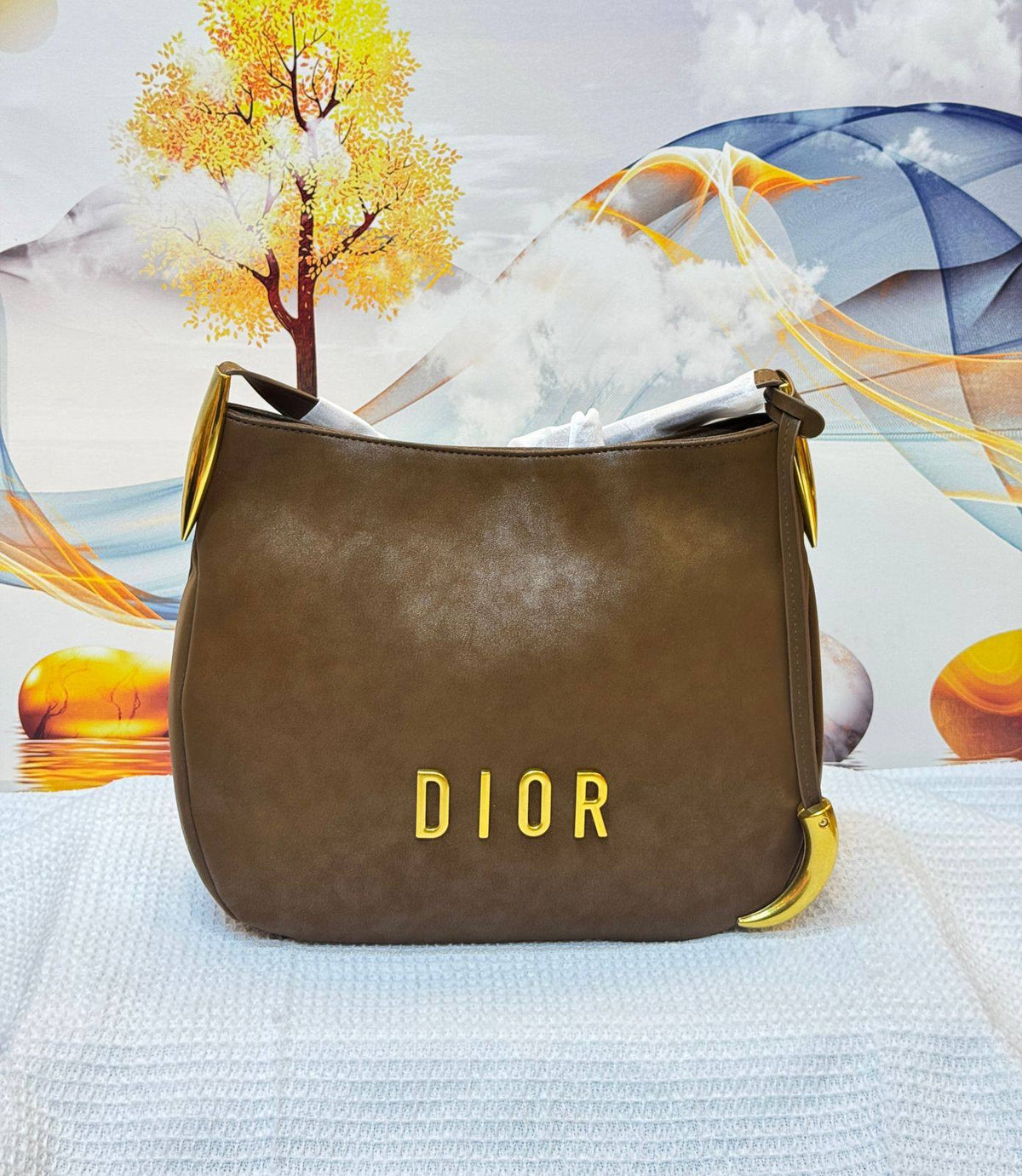 DIOR

Best quality 
without box
105 dhs🇦🇪🇦🇪

size 34CM

Zain290
♥️♥️♥️