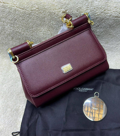 D&G
Master Bags +++
For Price 👇 WTSP Text Zain 0568585901

Zain142
♥️♥️♥️