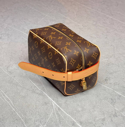 🌿💗*Louis Vuitton*😍🍃
    
           🍂 🤍 🩷🍂
For Price 👇 WhatsApp✅
0568585901 
0507557372
0552275751 Owner Zain 👌

Zain246
♥️♥️♥️