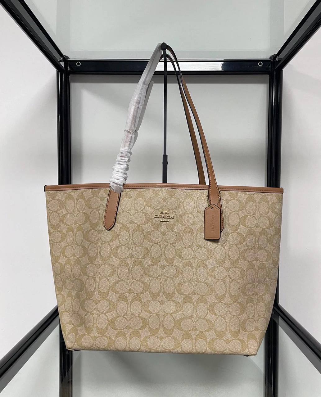 Coach
90 dhs🪙💕
Size: 33/16/29
Good quality

Zain07
♥️♥️♥️