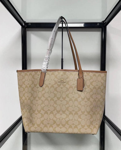 Coach
90 dhs🪙💕
Size: 33/16/29
Good quality

Zain07
♥️♥️♥️
