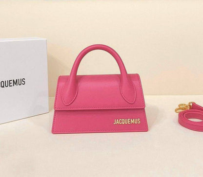 JACQUEMUS 

NEW CAME 
GOOD QUALITY
 WITH BOX 

110 dhs🇦🇪🇦🇪🇦🇪

Zain295
♥️♥️♥️
