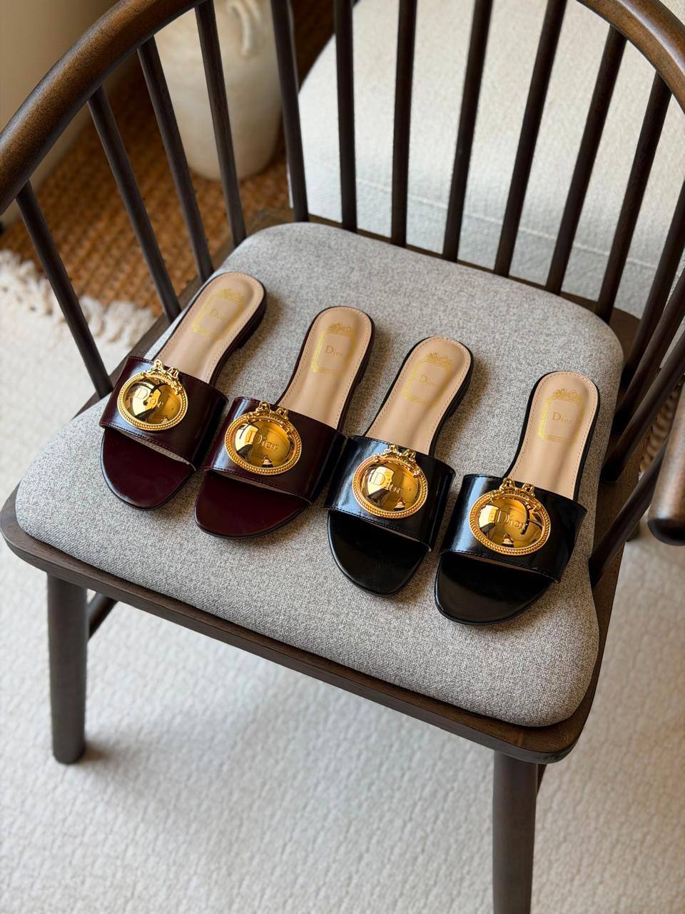 Dior
𝐕𝐈𝐏 𝐐𝐔𝐀𝐋𝐈𝐓𝐘
𝐒𝐈𝐙𝐄 {35 𝐭𝐨 42} 
450 dhs✅

Zain81
♥️♥️♥️