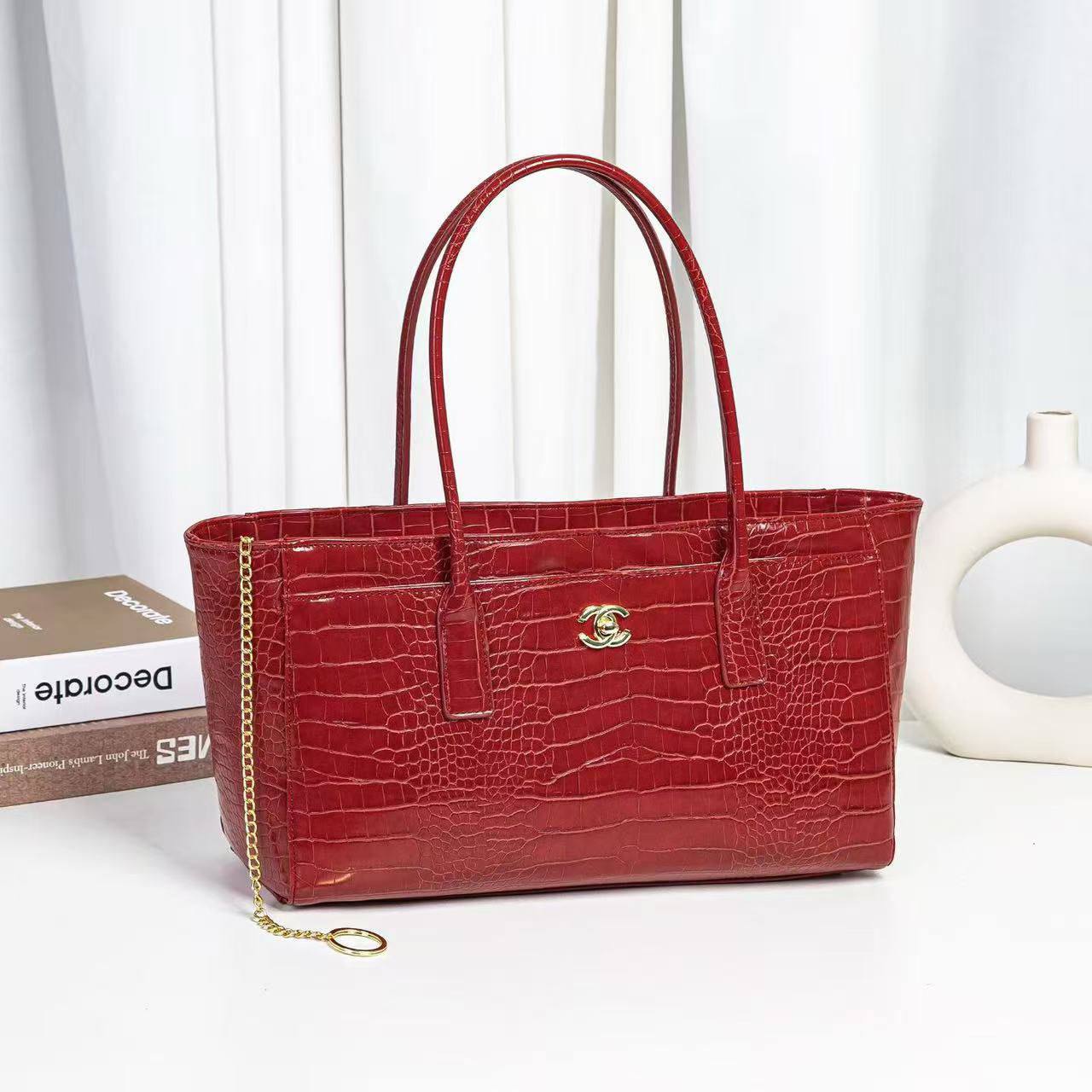 Chanel

140 dhs🇦🇪🇦🇪

Zain143
♥️♥️♥️