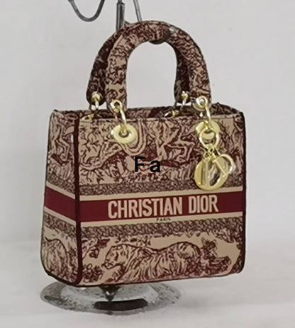 Dior Tiger Embroidered 

With Box 
🎁🎁🎁

120 dhs🪙💕

Zain250
♥️♥️♥️