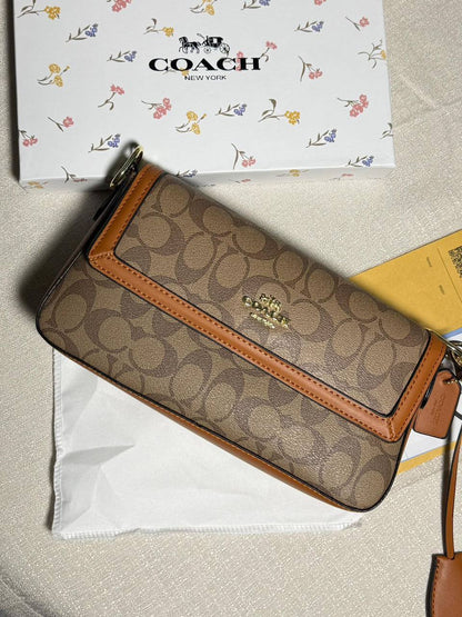 COACH

90 dhs💓

with box
🎁🎁🎁

Zain175