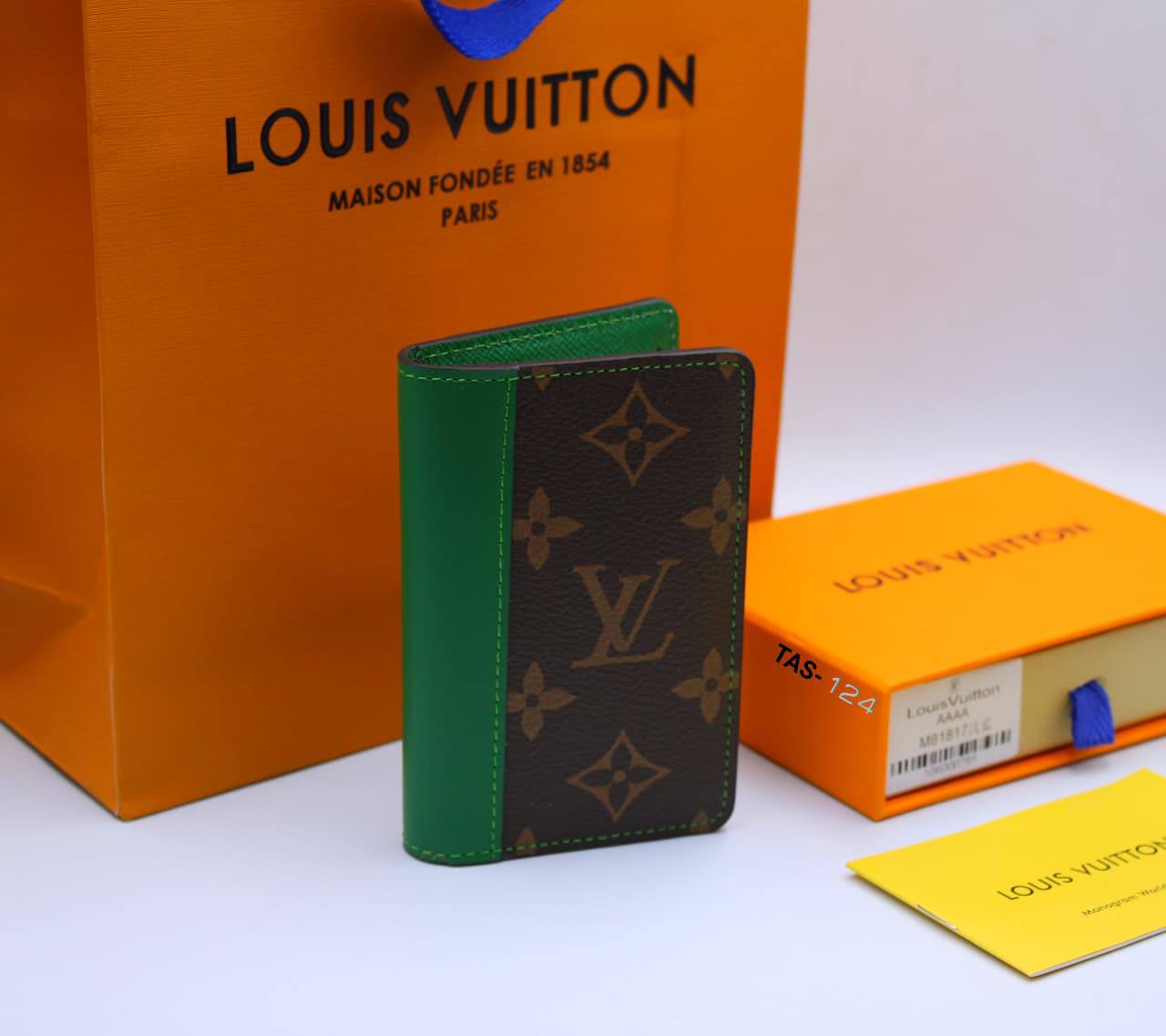 LV WALLET MASTER QUALITY

95 dhs💓

WITH BOX AND BAG

Zain58
♥️♥️♥️