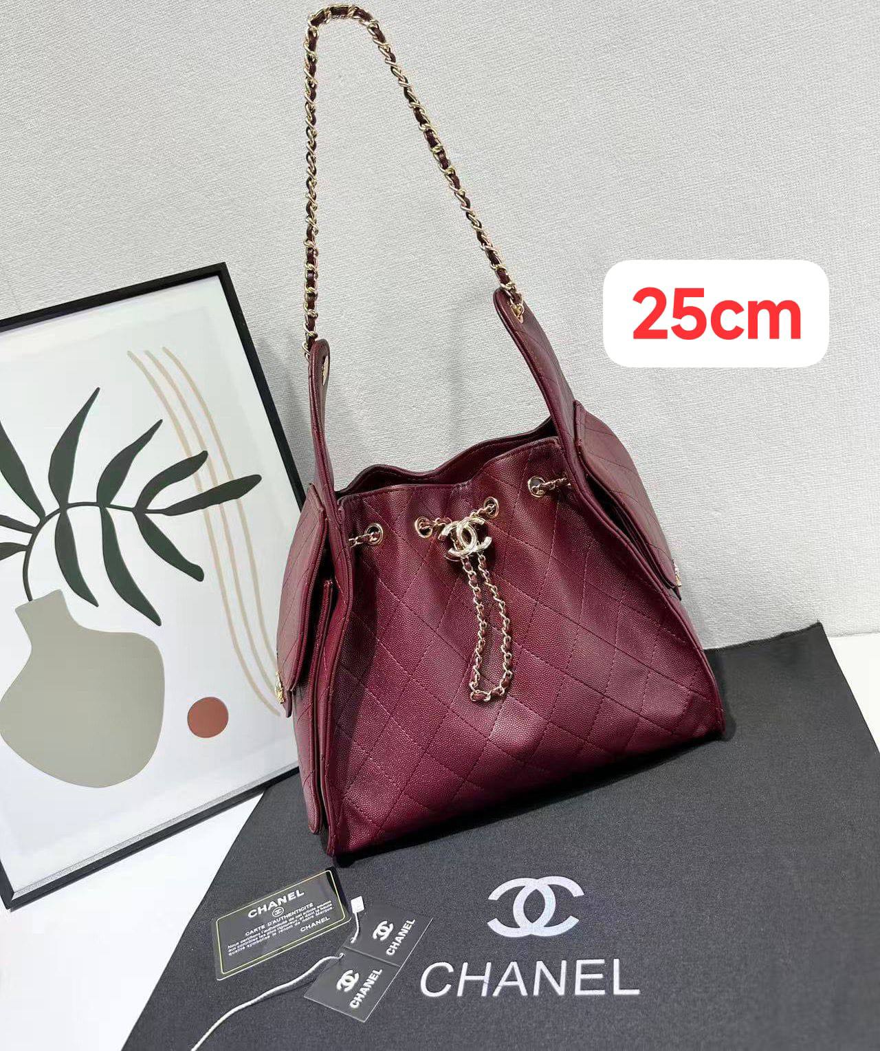 Chanel
28cm - 110 dhs✅
25cm- 110 dhs✅ 
20cm - with box 110 dhs✅ 🎊🎁

Zain168
♥️♥️♥️