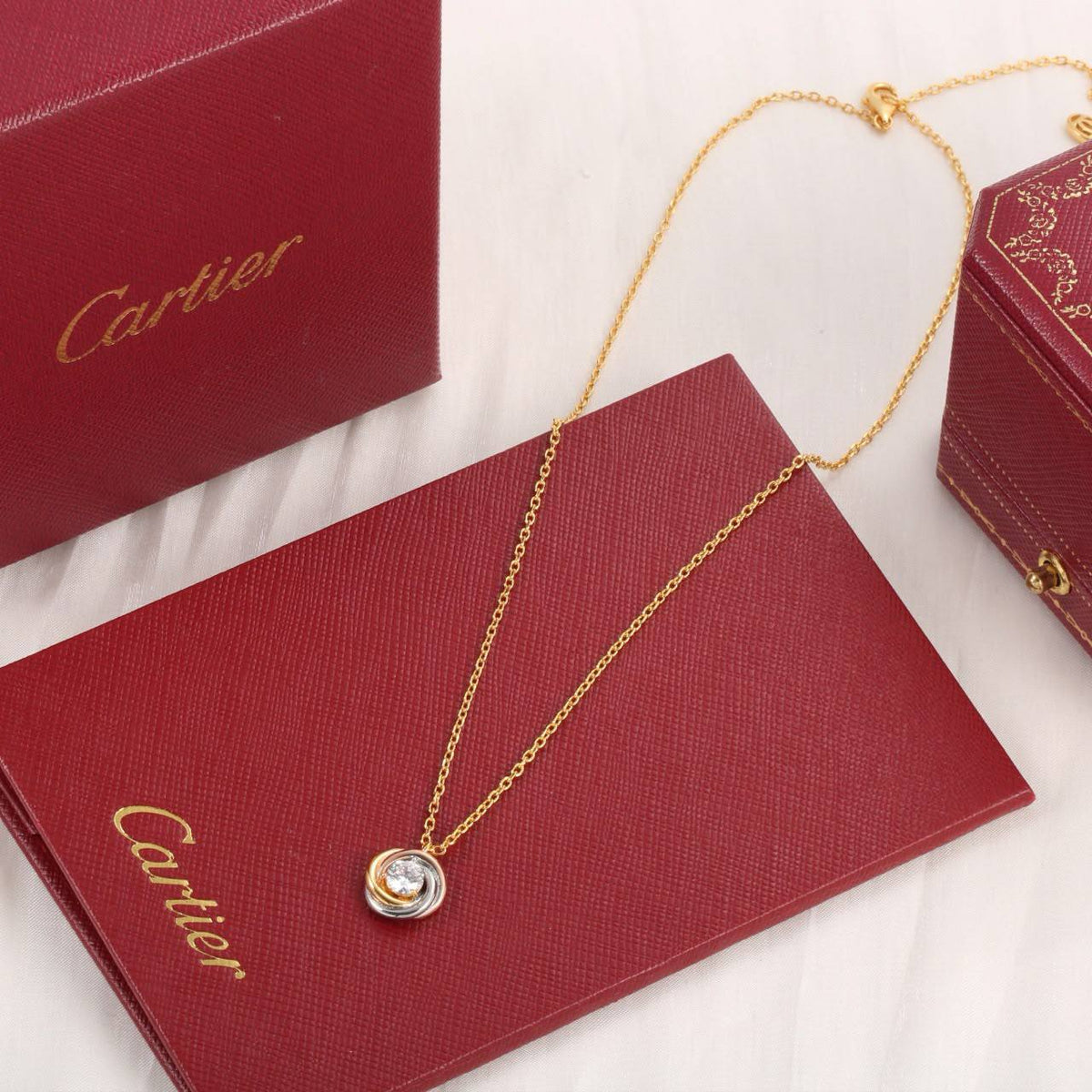 Cartier 
Necklace 🦋
Earring🔥
Bracelet 💥
Master quality 💯
With normal boxes 📦 
115 dhs🇦🇪🇦🇪


With master box 🗃️ 
175 dhs🇦🇪🇦🇪

Zain216
♥️♥️♥️