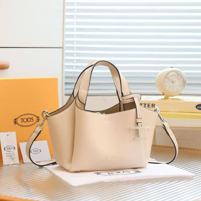 TODS
110 dhs🇦🇪🇦🇪
with box
size 24cm
High quality

Zain26
♥️♥️♥️