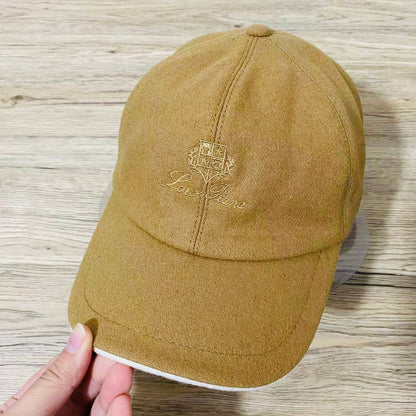 CASHMERE 
LORO PIANA 
MENS CAP 🧢 
FREE SIZE 
120 dhs❤️

Zain88
♥️♥️♥️