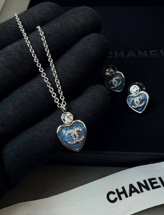 CHANEL 🤍
↗️ *Super Master Quality ®️*
* *New Collection*
* ⁠EARINGS & NECKLACE

*170 dhs❣️* with *Normal* Box & Bag
*220 dhs❣️* with *Original* Packaging

Zain209
♥️♥️♥️