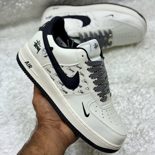 NIKE
40 to 45 size
95 dhs🪙🌨️

Zain27
♥️♥️♥️