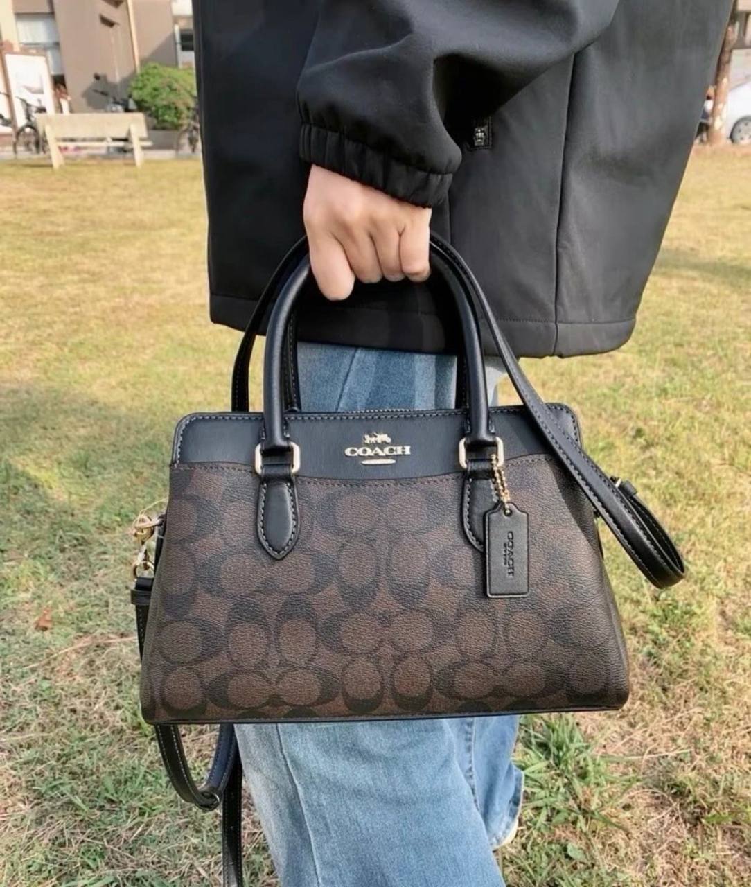 COACH 
NEW CAME 

GOOD QUALITY  

95 dhs🪙🖤

Zain39
♥️♥️♥️