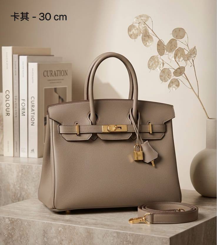 HERMES

 ʙɪʀᴋɪɴ SOFT ʟᴇᴀᴛʜᴇʀ ɢᴏʟᴅ ʜᴀʀᴅᴡᴀʀᴇ ᴡɪᴛʜ ʟᴏɴɢ ʙᴇʟᴛ sᴛʀᴀᴘ 

sɪᴢᴇ : 30 cm
ɢᴏᴏᴅ ǫᴜᴀʟɪᴛʏ ᴍᴀᴛᴇʀɪᴀʟ 

115 dhs🇦🇪🇦🇪

Zain31
♥️♥️♥️