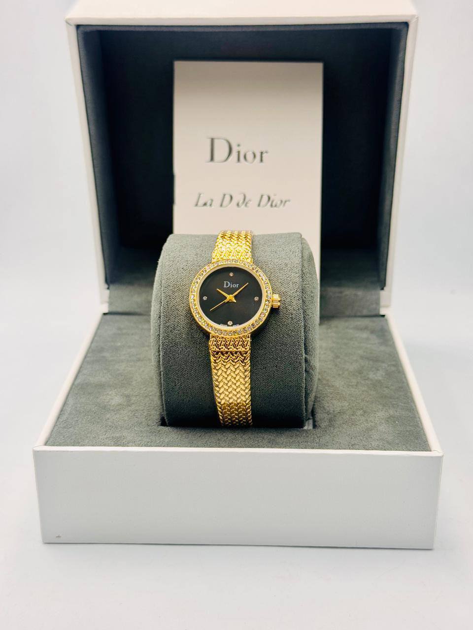 Dior ladies 
55 dhs🪙🌨️

Zain08
❤️❤️❤️