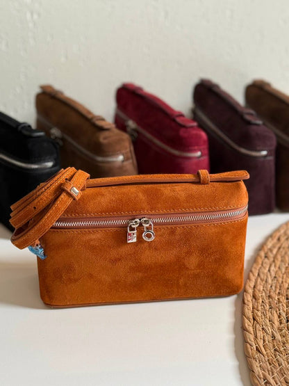 LORO PIANA
20cm
340 dhs🇦🇪🇦🇪
Top quality 
With box🎁

Zain167
♥️♥️♥️