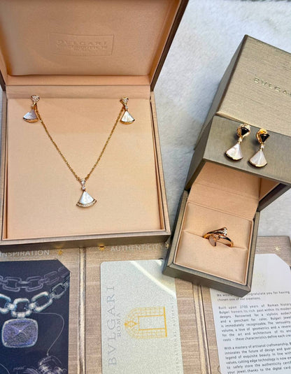 Bvlgari Set
Master +++
For Price 👇 WhatsApp✅
0568585901 
0507557372
0552275751 Owner Zain 👌

Zain209
♥️♥️♥️