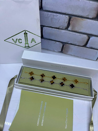 vCA
Bracelet’s
Master quality 🍃
55 dhs🪙🌨️

Zain263
♥️♥️♥️