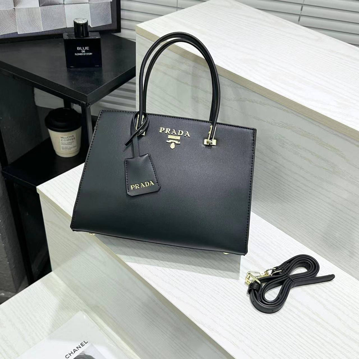 PRADA

best quality 
without box

95 dhs🇦🇪🇦🇪

size 27CM
Zain290
♥️♥️♥️