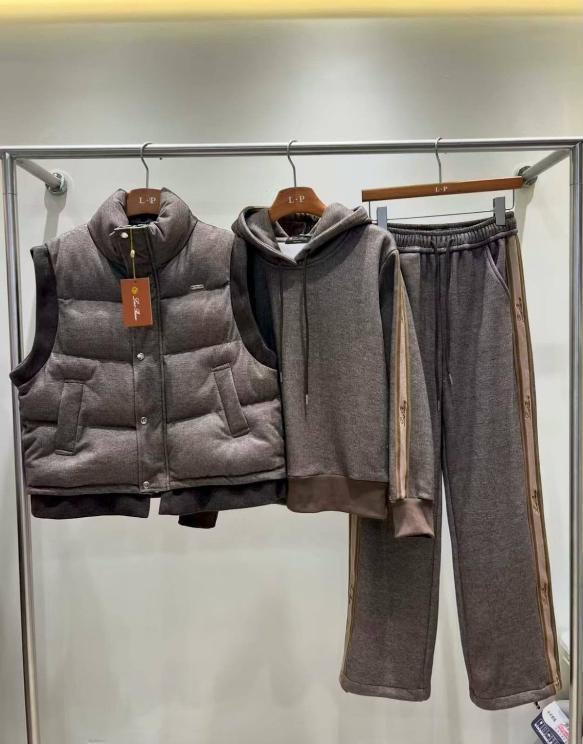 New collections                                            
LORO PIANA

Super Master quality

Sizes: S M L

800 dhs🇦🇪🇦🇪

Zain308
♥️♥️♥️