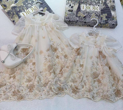 Dior
1-12y 170 dhs❣️

Zain151
♥️♥️♥️