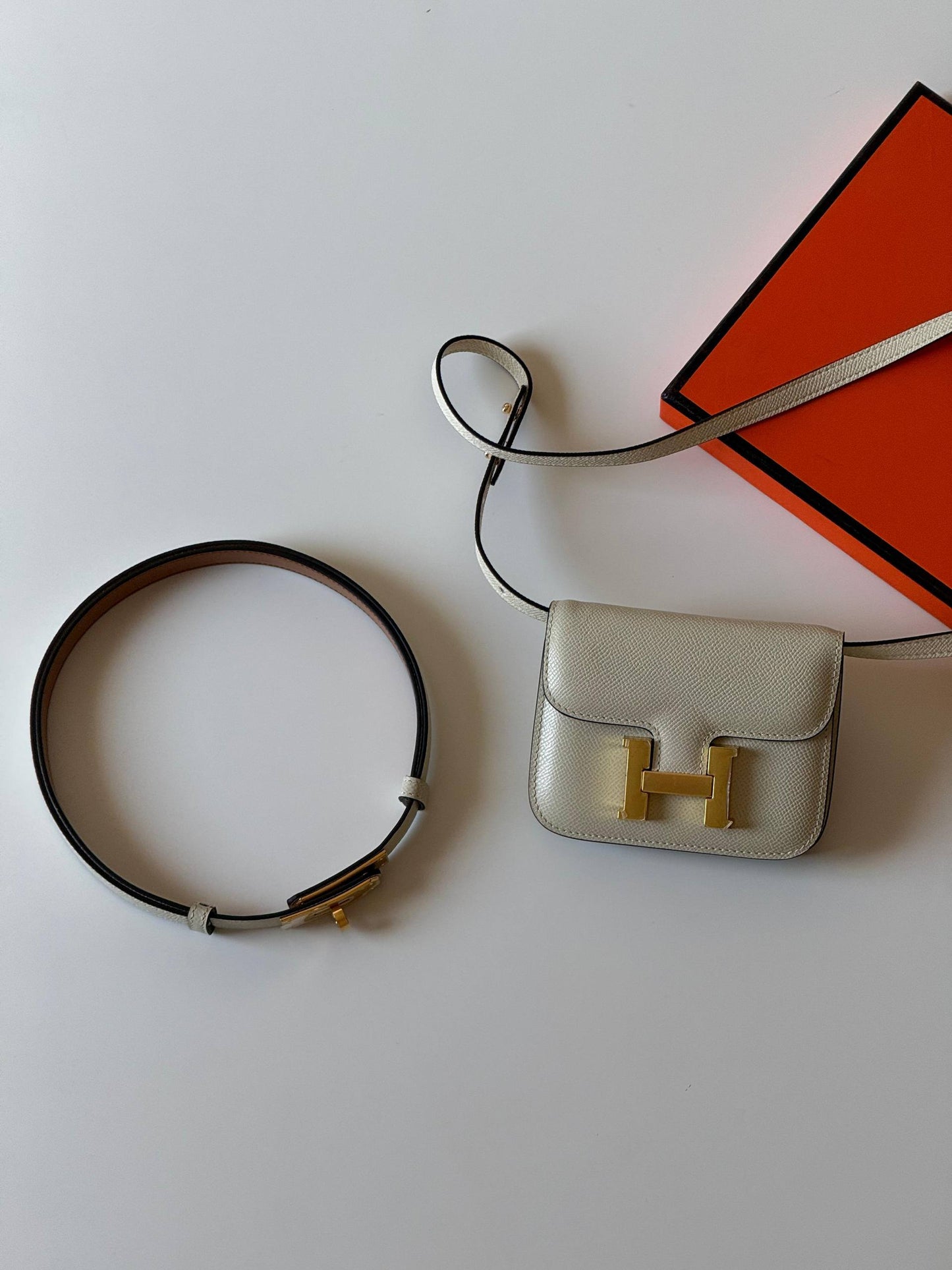 Hermes
belt bag 14cm💥Master quality ✅with box📦 
🎁🎁🎁
380 dhs🌺

Zain52
♥️♥️♥️
