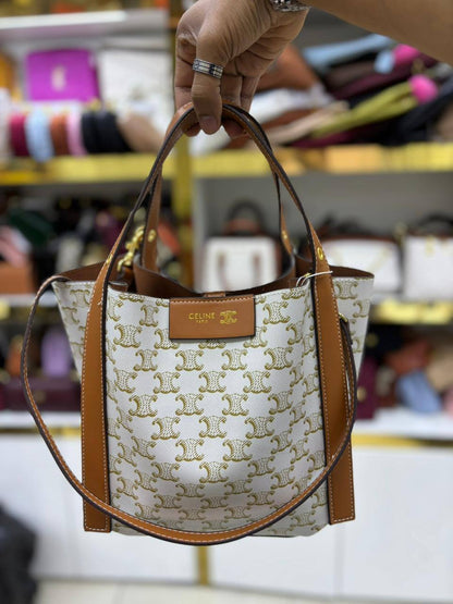 CELINE
SIZE  ……… 24 CM 🥰
95 dhs❣️

Zain51
♥️♥️♥️