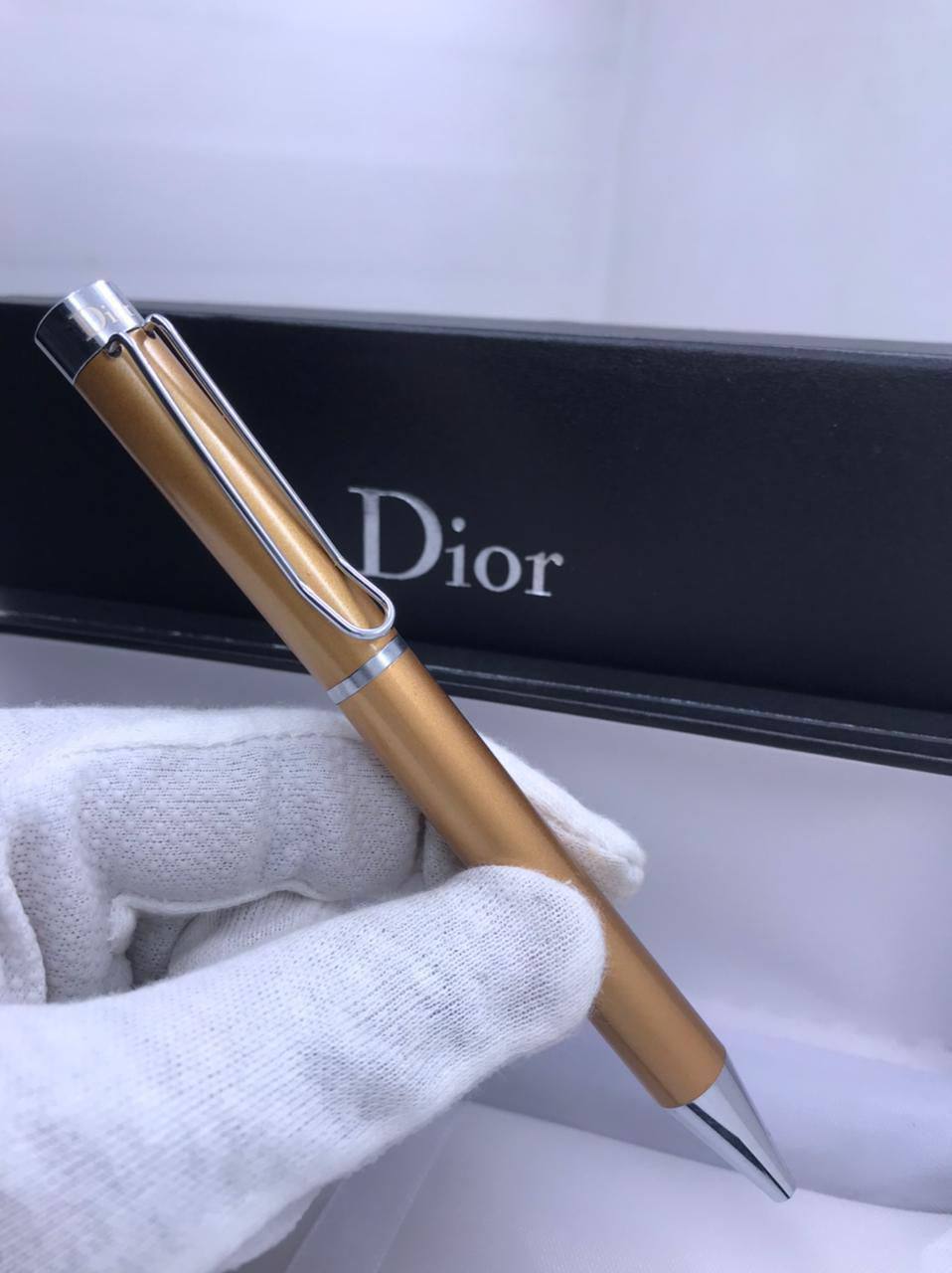 Dior Pen
55 dhs✅

Zain182
♥️♥️♥️