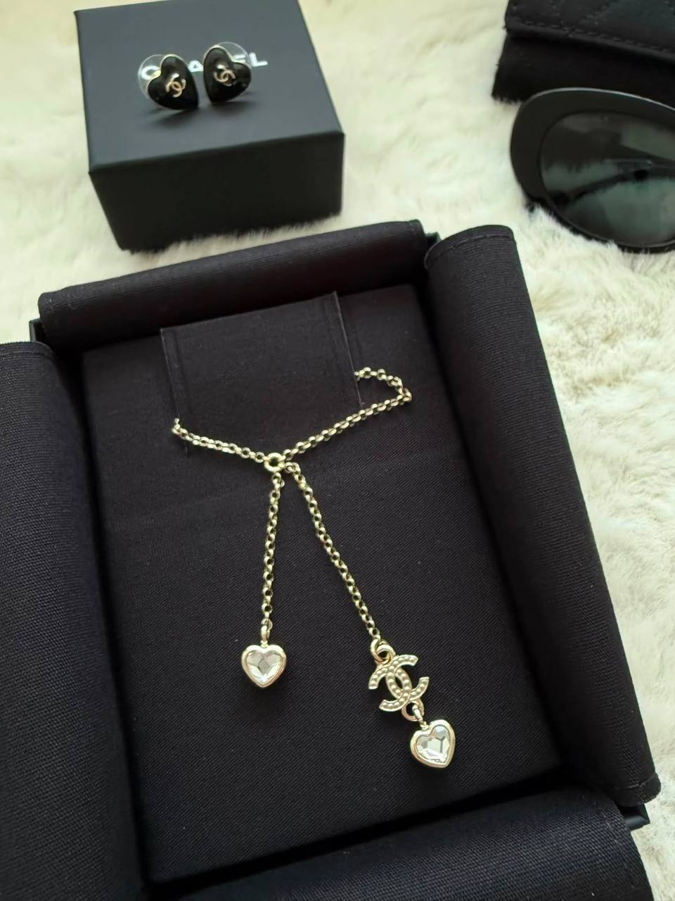 CHANEL 
Necklace 😍
Earring 🦋
Master quality 💯
With normal boxes 🗃️ 
100 dhs🇦🇪🇦🇪

With master box 📦 
120 dhs🇦🇪🇦🇪

Zain216
♥️♥️♥️
