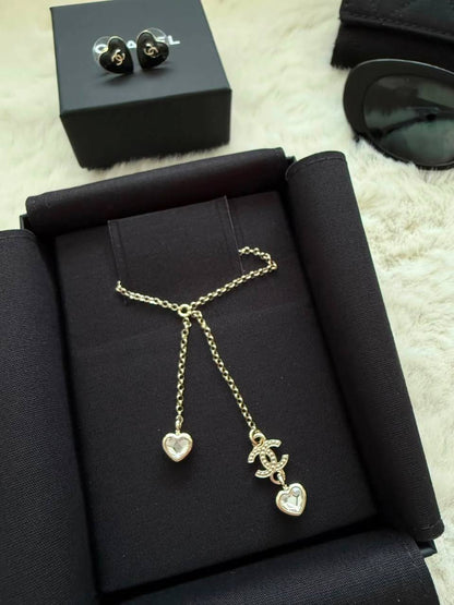 CHANEL 
Necklace 😍
Earring 🦋
Master quality 💯
With normal boxes 🗃️ 
100 dhs🇦🇪🇦🇪

With master box 📦 
120 dhs🇦🇪🇦🇪

Zain216
♥️♥️♥️
