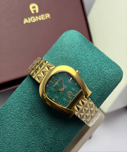 Aigner watch for ladies good quality 
260 dhs✅

Zain59
♥️♥️♥️
