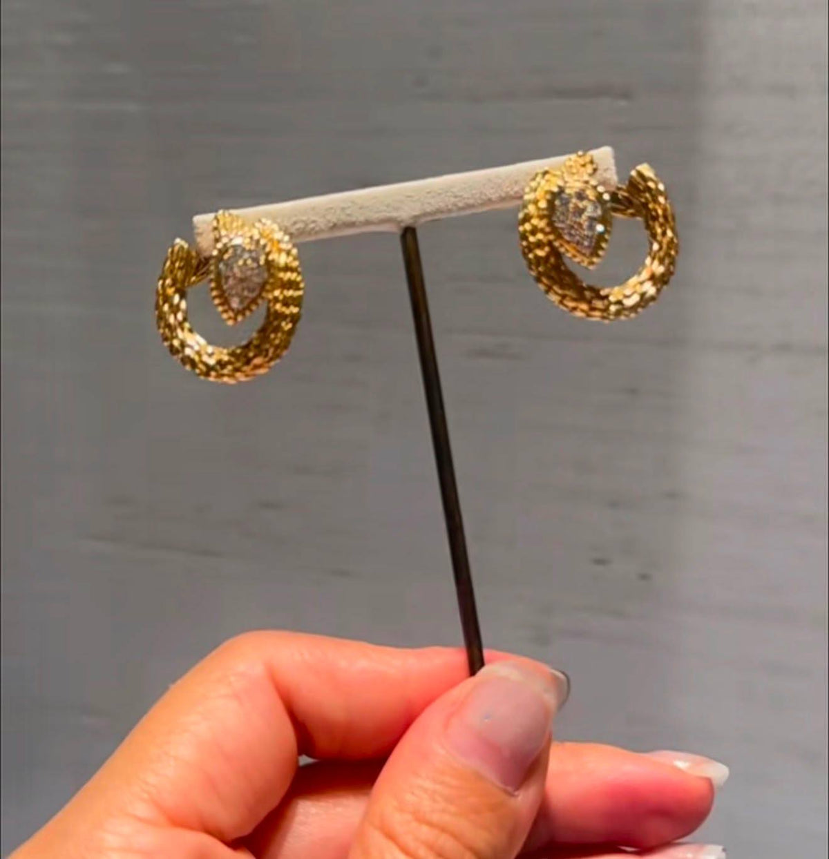 BOUCHERON 
Earring 🐦‍🔥
Master quality 💯
With normal boxes 📦 
60 dhs🇦🇪🇦🇪

With master box 🗃️ 
145 dhs🇦🇪🇦🇪


Zain216
♥️♥️♥️