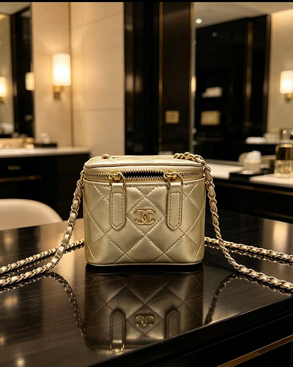 Chanel 

85 dhs🇦🇪🇦🇪

have box

Zain07
♥️♥️♥️